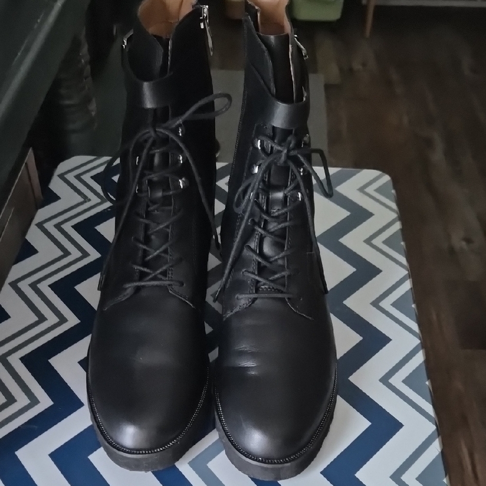 Like New Leather Ankle Boots